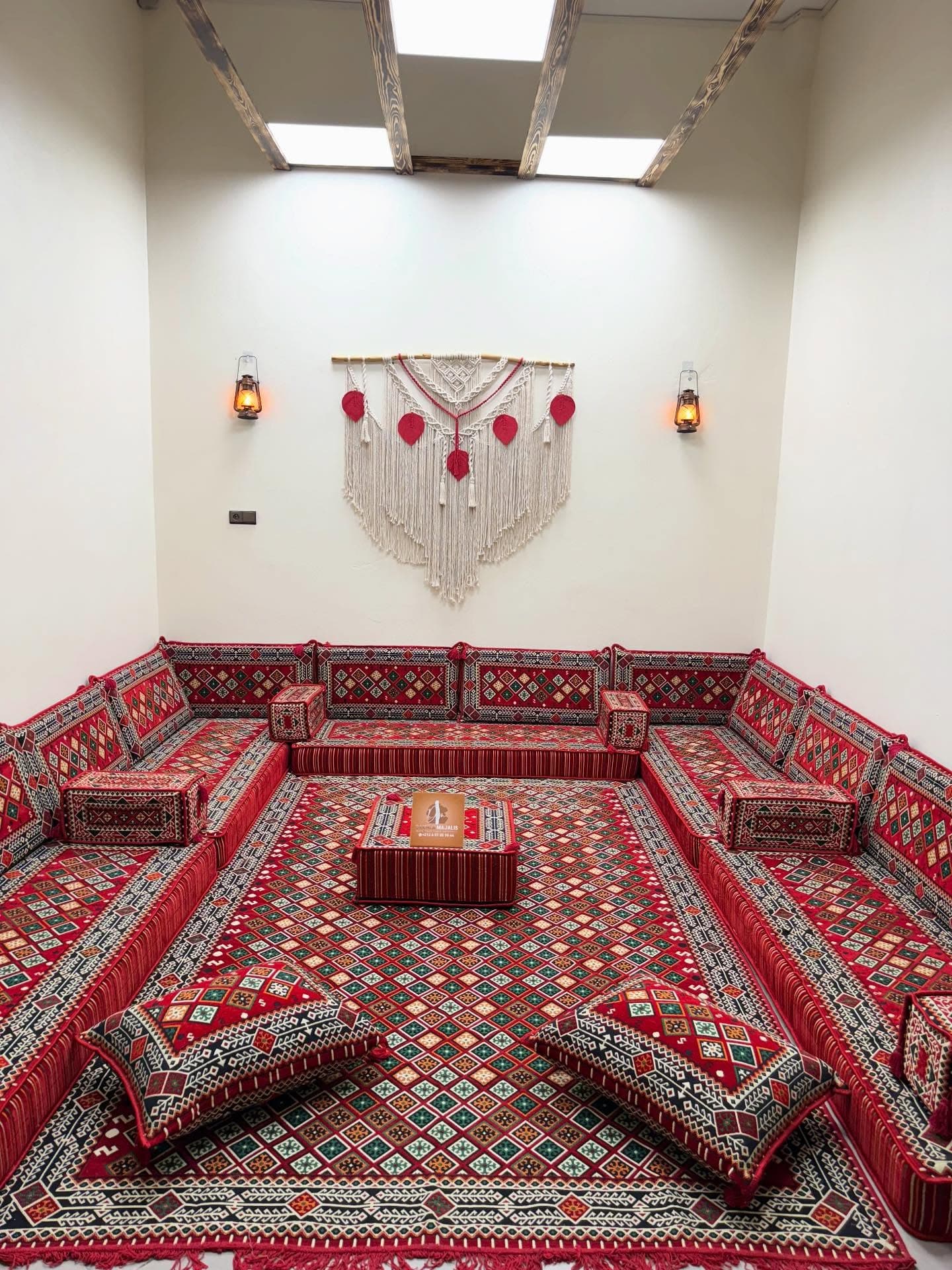 مجلس بئر أنزران -لون أحمر 1