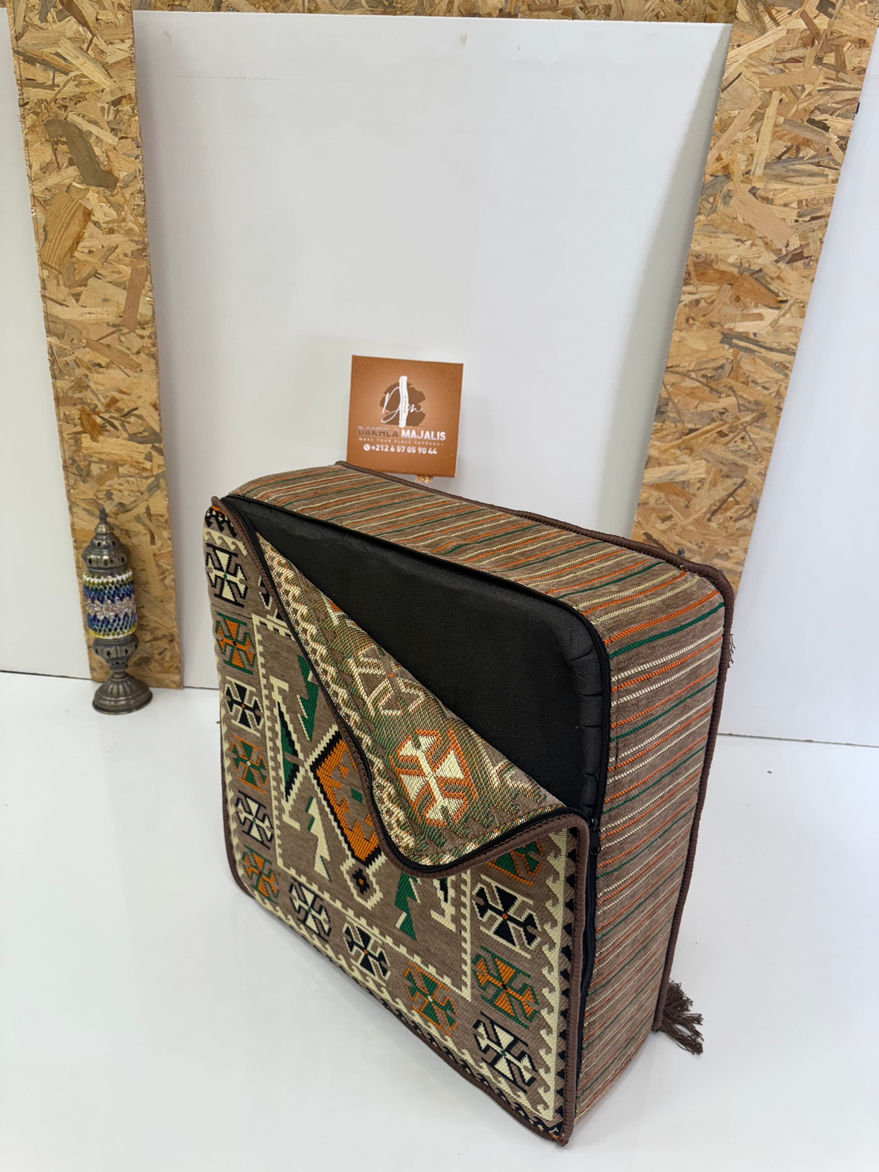 بوف تقليدي باللون البيج 60x60x20cm 5