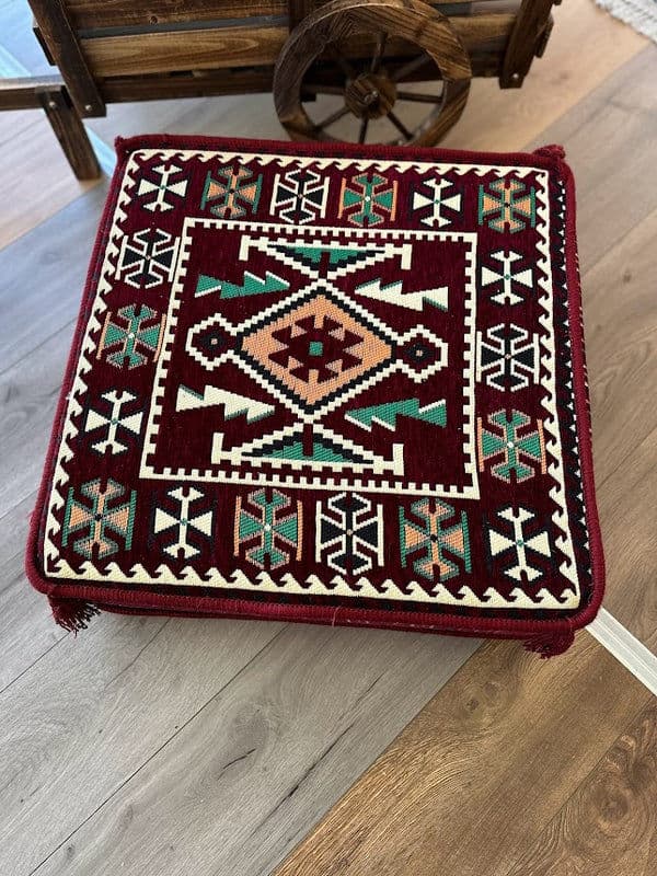 بوف تقليدي باللون ݣرونة 60x60x20cm 1