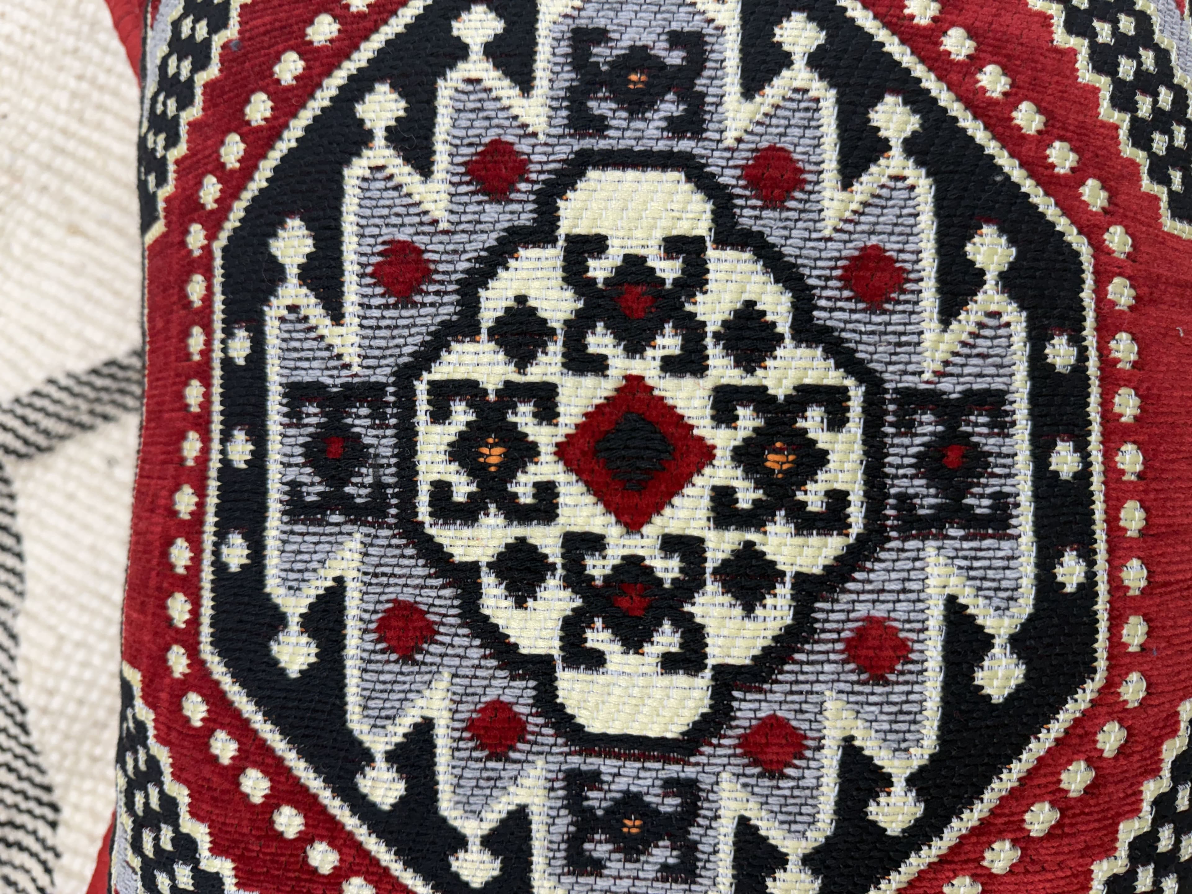 وسادة تقليدية باللون الأحمر-40*40cm 4