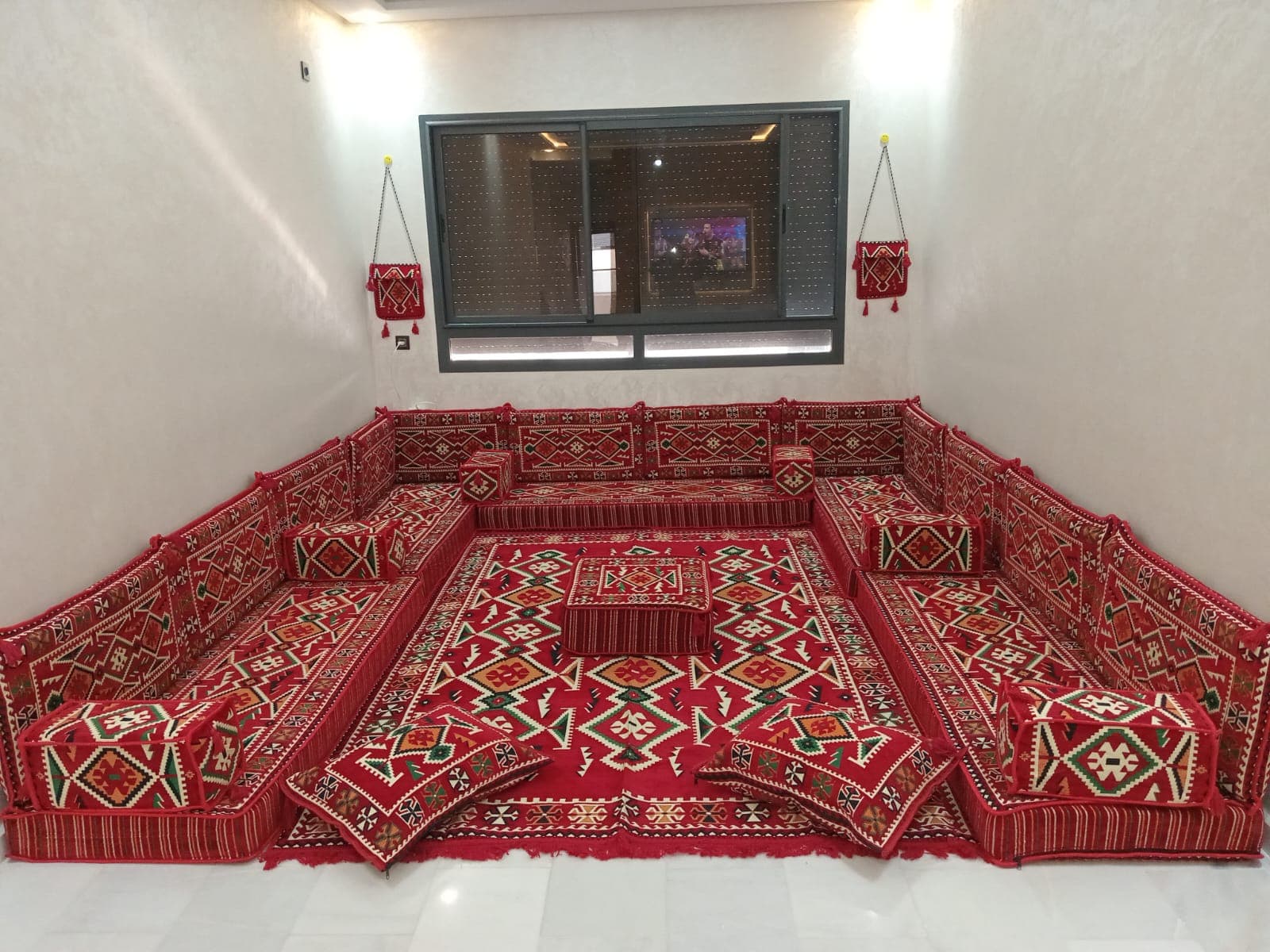 مجلس الداخلة – أحمر