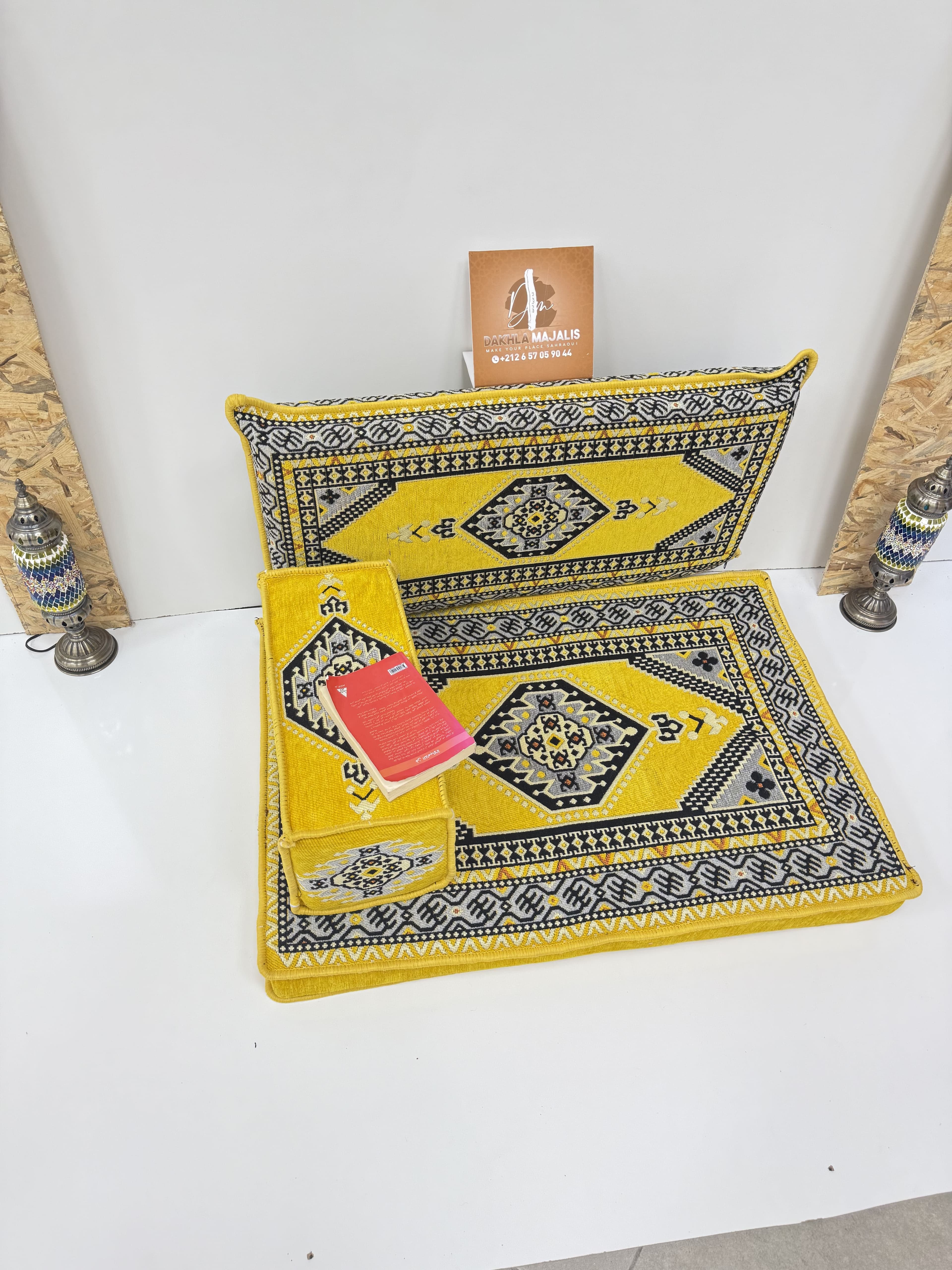 مجلس قراءة تقليدي (95 × 70 × 10 سم) 3