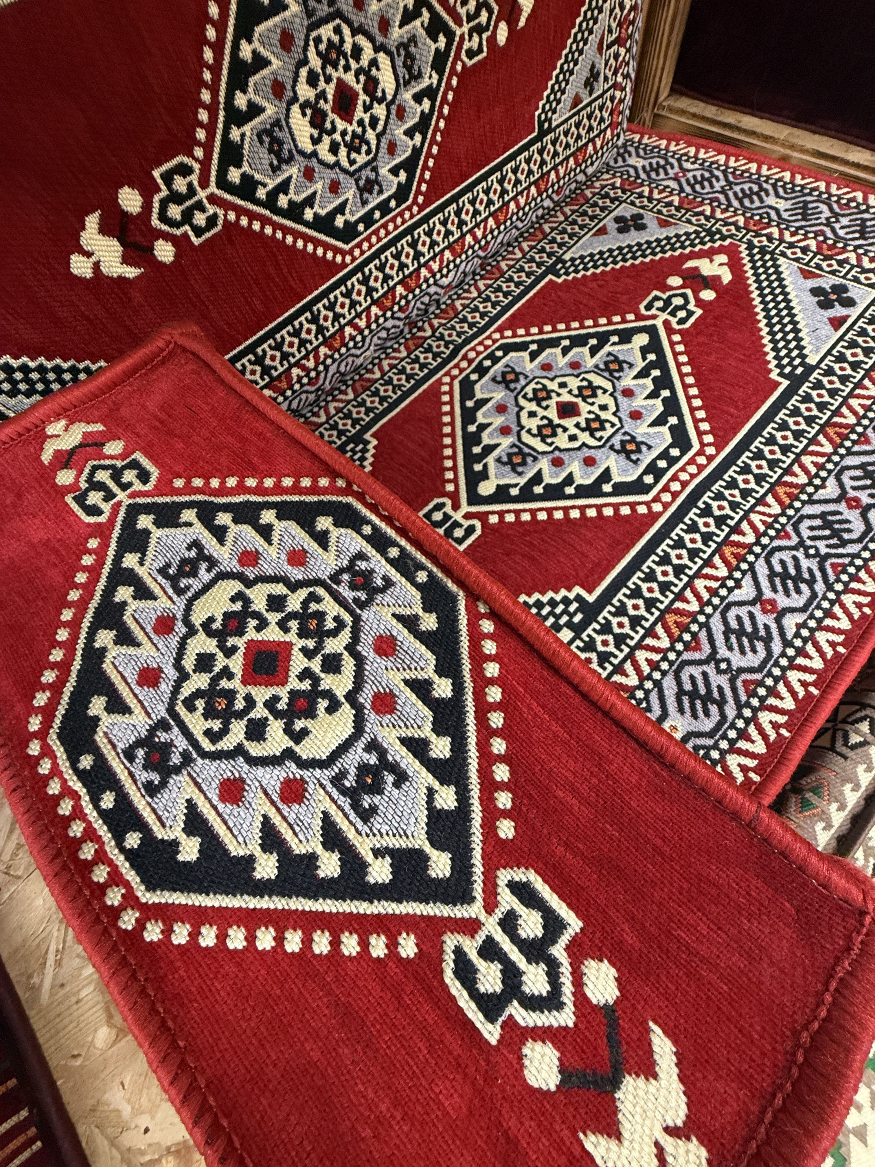 مجلس قراءة تقليدي (95 × 70 × 10 سم) 6
